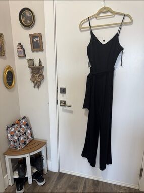 Ralph Lauren Black V-Neck Wide-Leg Jumpsuit with Tie Waist - size 12 (fit 8-10)